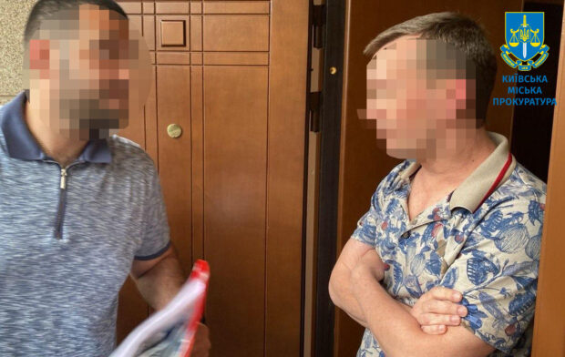 Вимагали зі столичного перевізника по 40 000 гривень щотижня за право возити пасажирів: судитимуть посадовців КМДА та посередника