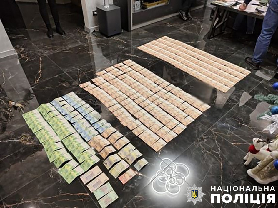 У столиці знешкоджено схеми ділків, які «торгували впливом» у Сервісних центрах МВС