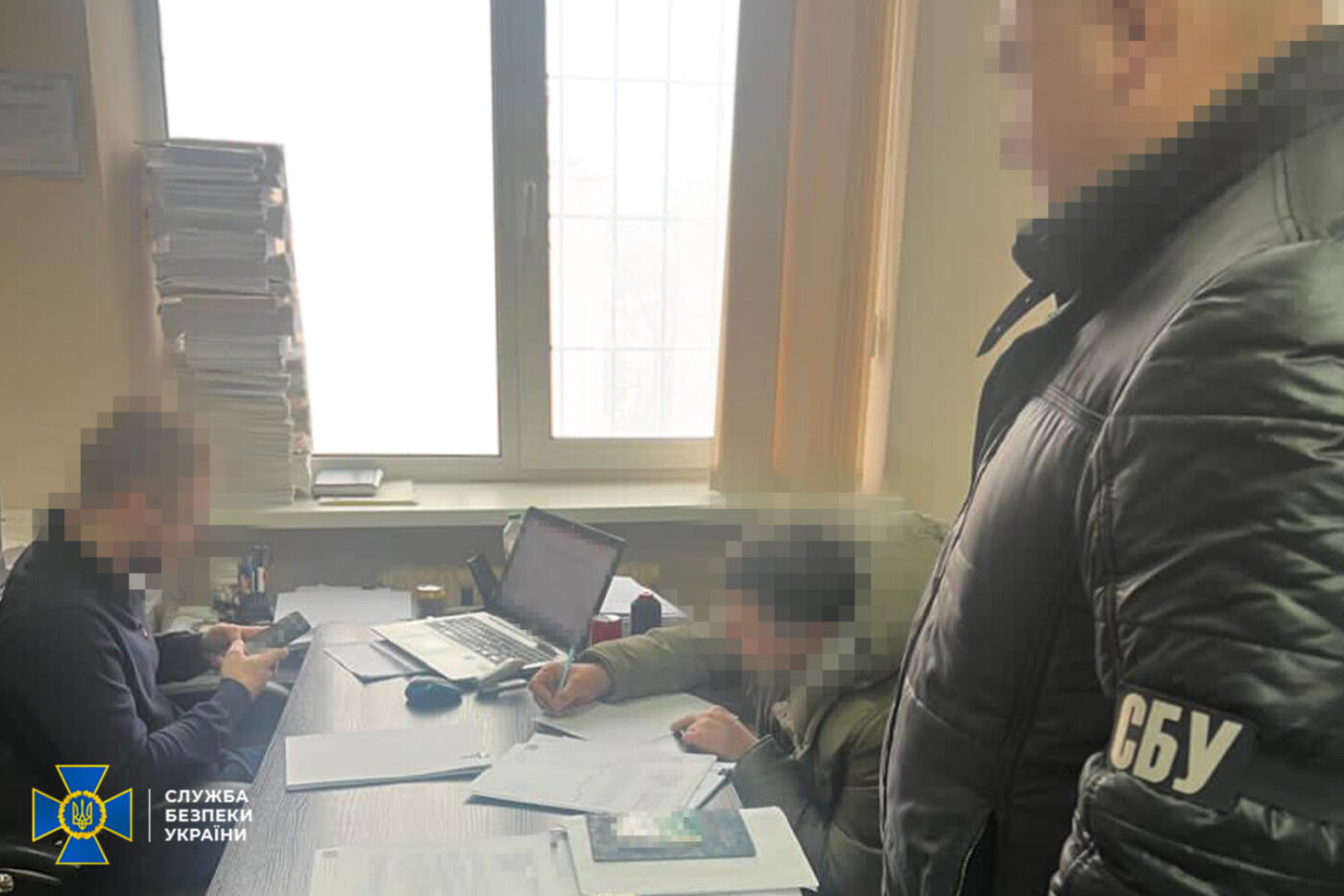 Правоохоронці викрили посадовця КМДА та його спільників, які під час війни розікрали понад 6 млн грн на закупівлях до карет швидкої допомоги