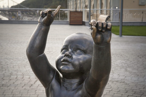"Малюки-засновники Києва" або ж "Малюки, що пускають кораблики".