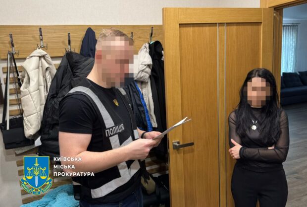 Заволоділи понад 5,35 млн гривень на ремонтах парків та скверів: підозрюють організовану групу посадовців «Київзеленбуду»