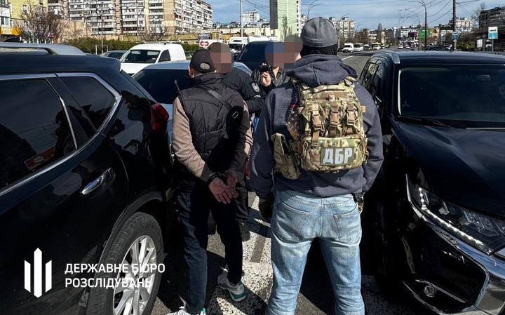 У Києві затримали чиновника райадміністрації, який систематично вимагав гроші з підприємців