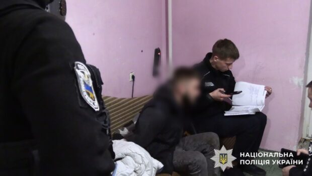 У Києві двох братів підозрюють у вбивстві товариша через російську музику під час застілля (відео)