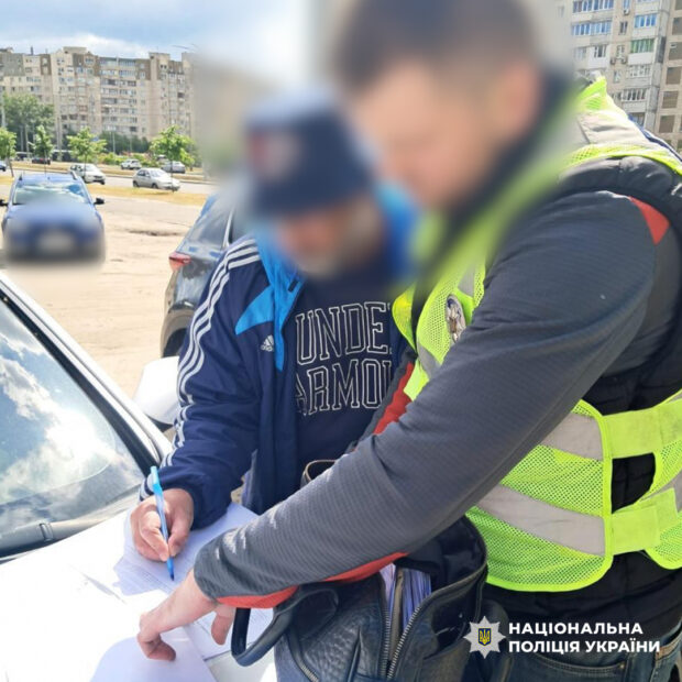 У Києві викрили групу квартирних аферистів, які під виглядом спадкоємців заволоділи нерухомістю на понад 6 млн гривень (відео)