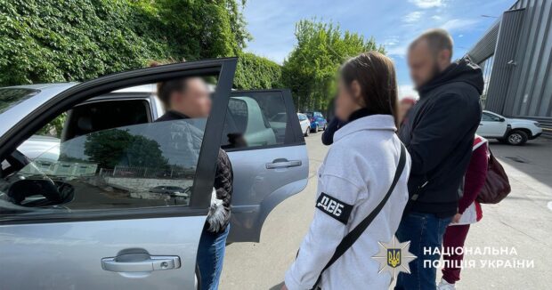 У Києві викрили жінку, яка брала гроші за фіктивні діагнози для військовозобов’язаних