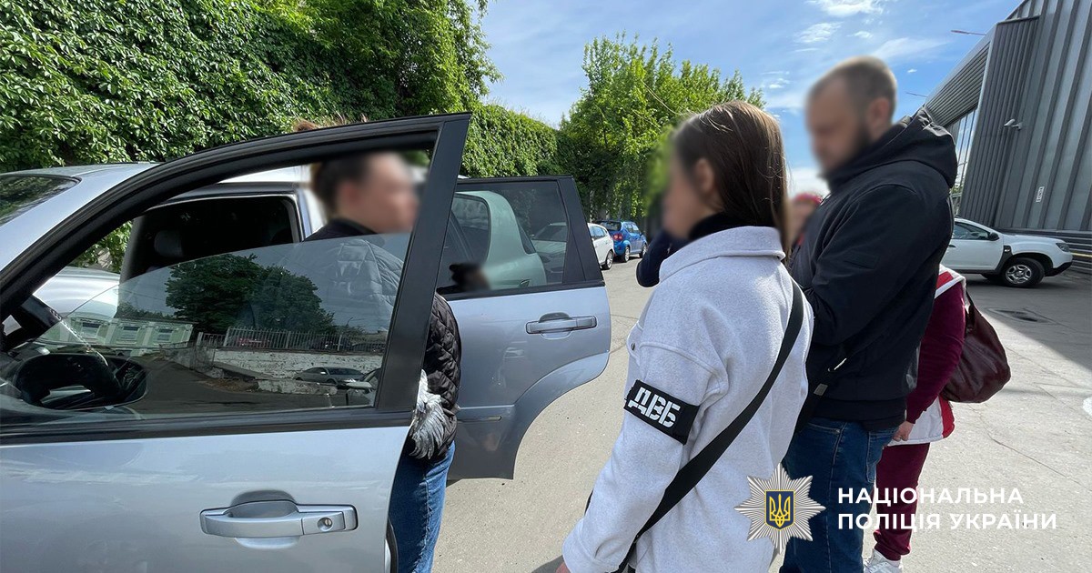 У Києві викрили жінку, яка брала гроші за фіктивні діагнози для військовозобов’язаних