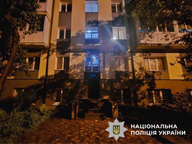 На Київщині п'яний чоловік зарізав співмешканку