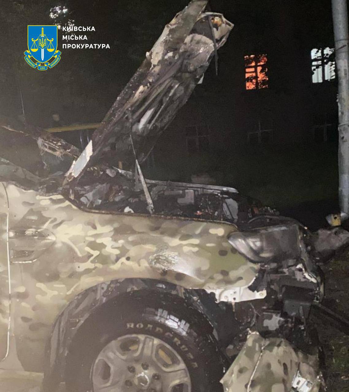 У Києві спалили авто Героя України в його день народження: підозрюваного затримали