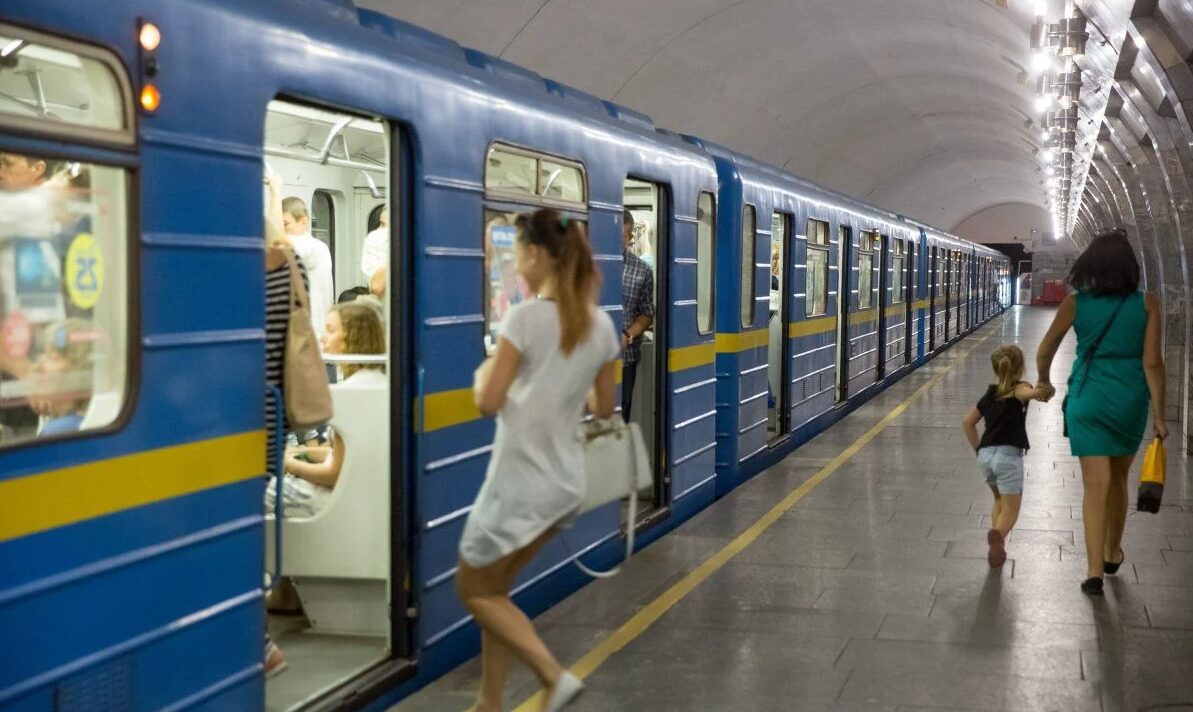 Проблема метро на Троєщину