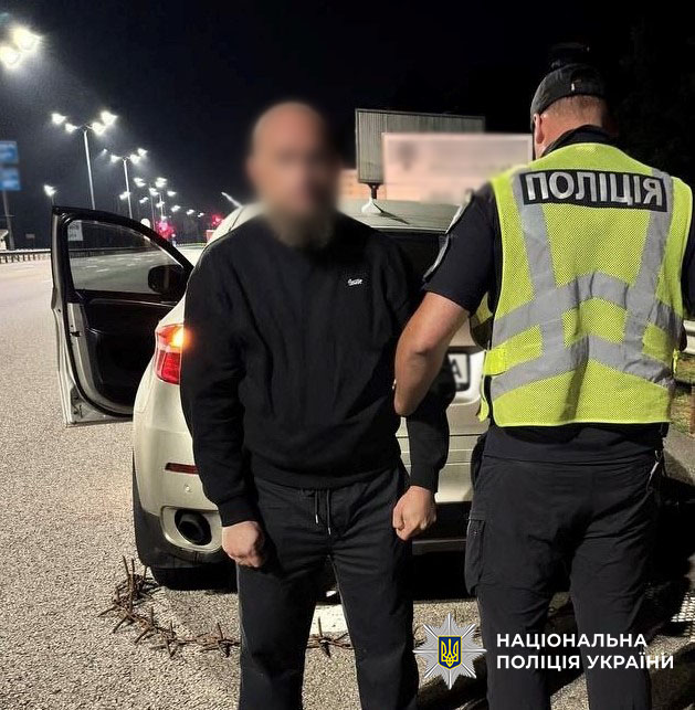 У Києві затримали чоловіка, який підпалив двері киянину на замовлення російських спецслужб