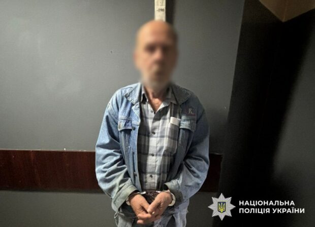 У столичному «Гідропарку» літній чоловік оголювався перед дітьми: йому повідомили про підозру