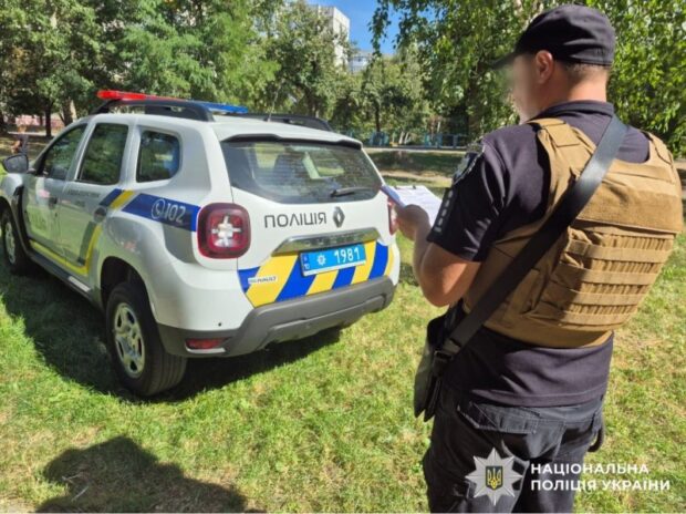 На Київщині з багатоповерхівки впав чоловік