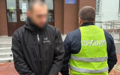 У Києві поліція затримала чоловіка, який змушував вуличного музиканта співати російською