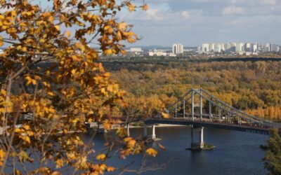 Київ 15 жовтня: екстрені відключення світла, евакуаційні автобуси та кадрові зміни