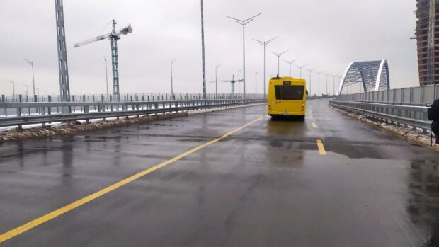 Зміна маршрутів автобусів у Києві під час повітряної тривоги: нові правила руху