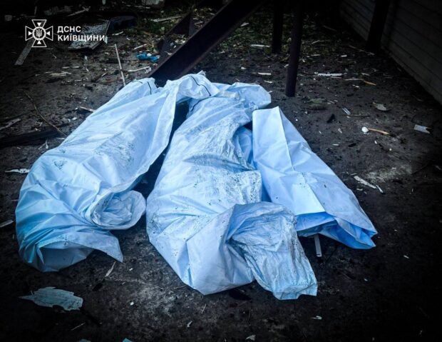 Трагедія у Погребах: російський дрон вбив матір і двох дітей, які тікали від війни