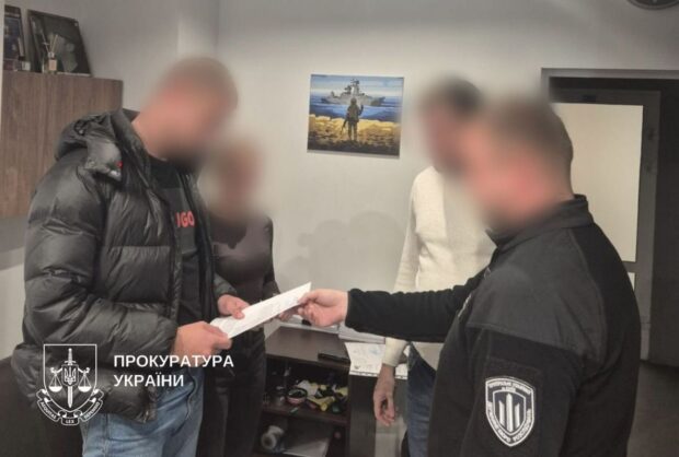 Поліцейські побили чоловіка біля ТЦК у Києві: їм загрожує до 8 років в'язниці