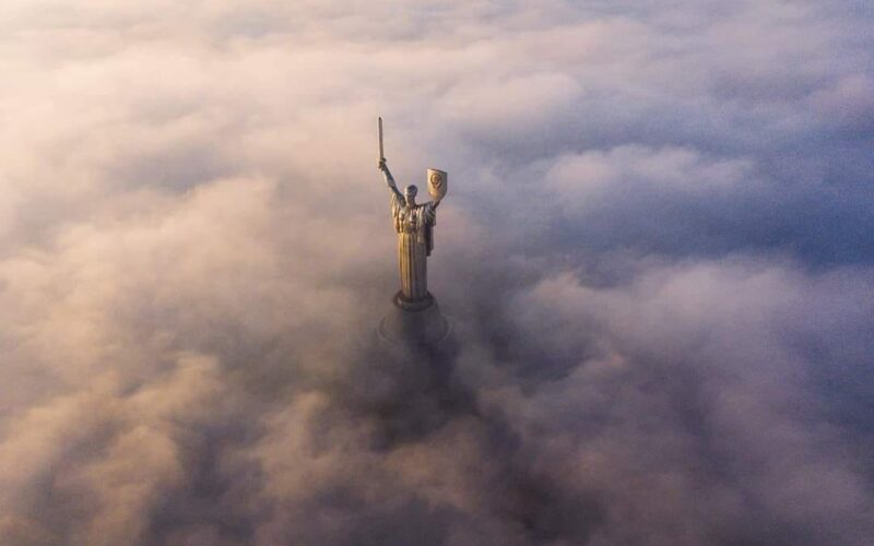 Дайджест Києва за 8 жовтня: вибух у багатоповерхівці на Борщагівці, звільнення посадовців КМДА