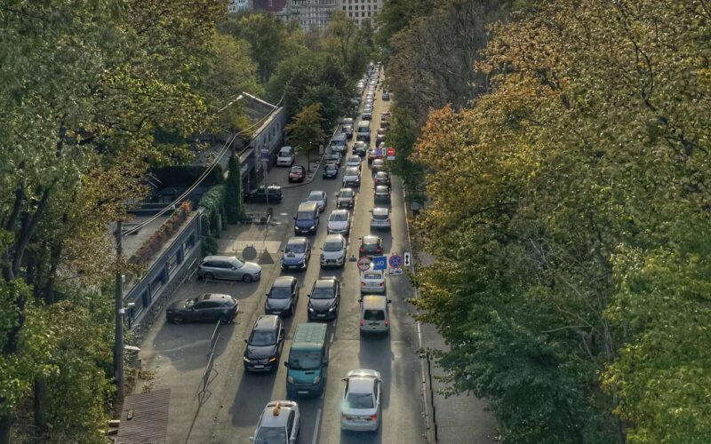 У центрі Києва завтра обмежать рух: важлива інформація для водіїв