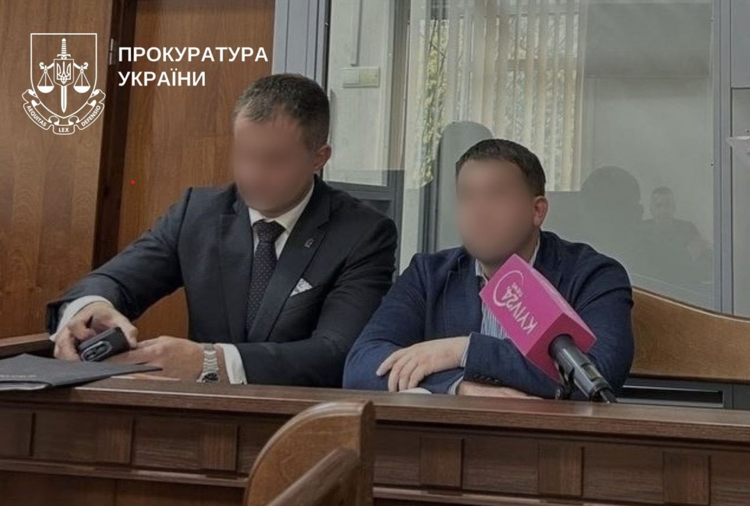 КМДА: керівника апарату відсторонили через підробку документів і домашній арешт