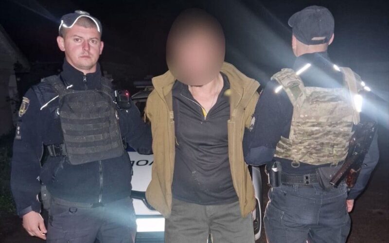 Кинув гранату на подвір’я сусіда: поліція Київщини затримала зловмисника