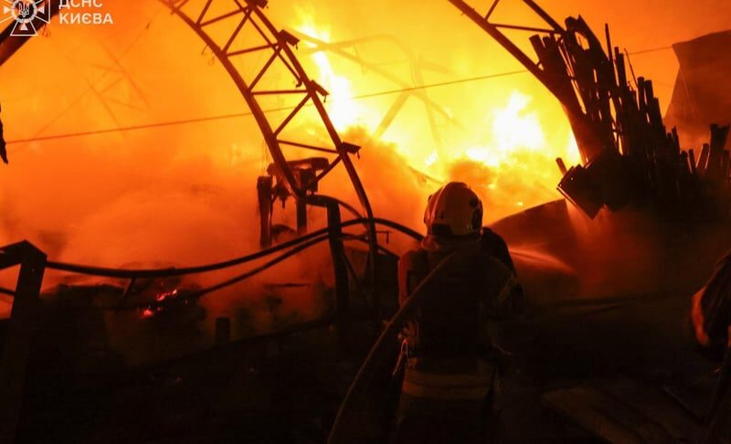 Внаслідок нічної атаки росіян у Києві постраждали 7 людей