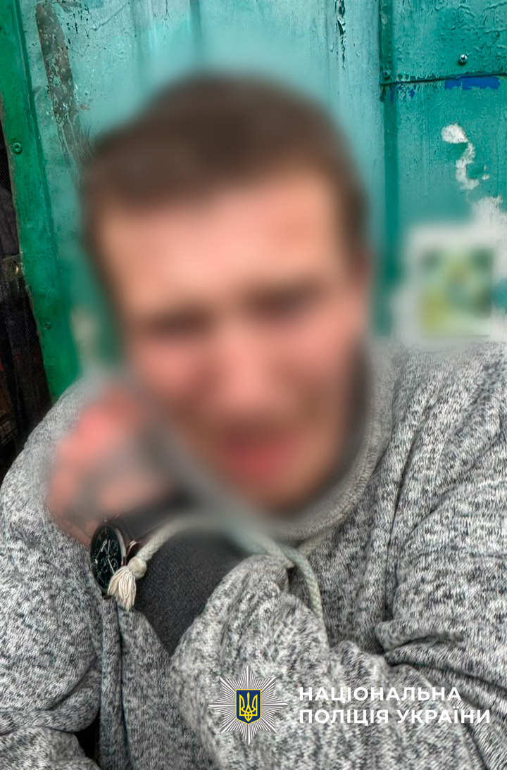 Пограбування на київському ярмарку: чоловік розпилив газ і забрав гроші