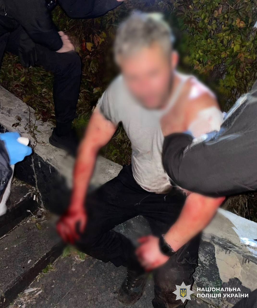 Вбивство у Києві: поліція затримала підозрюваного у ножовому нападі на Замковій горі