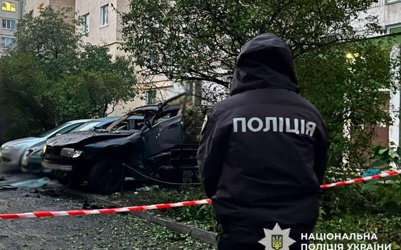 У Києві підірвали автомобіль BMW X3