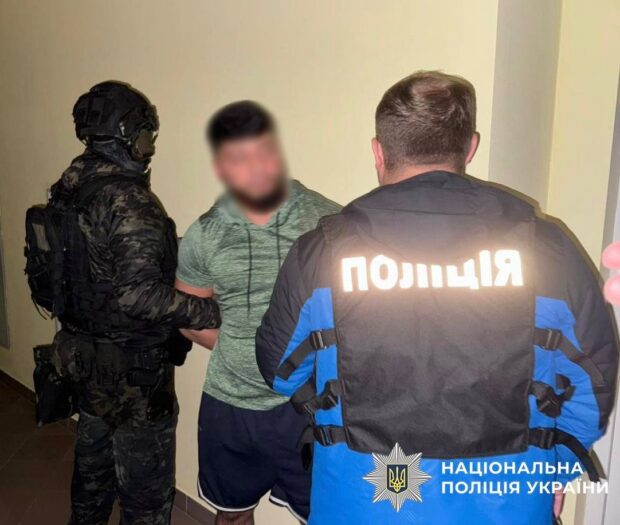 Стрілянина у барі Києва: поліція затримала чоловіка за хуліганство зі зброєю