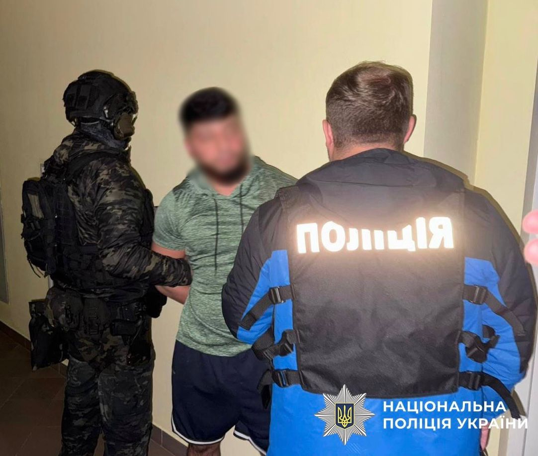 Стрілянина у барі Києва: поліція затримала чоловіка за хуліганство зі зброєю