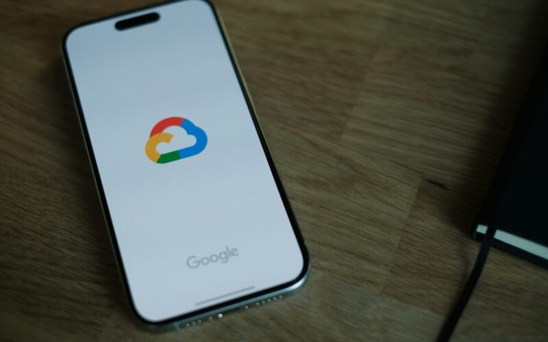 Велика ставка Google Cloud: навчити людей у всьому світі користуватися штучним інтелектом