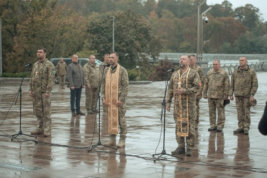 Пам'ятний знак воїнам ТрО у Києві: відкриття на Алеї Захисників