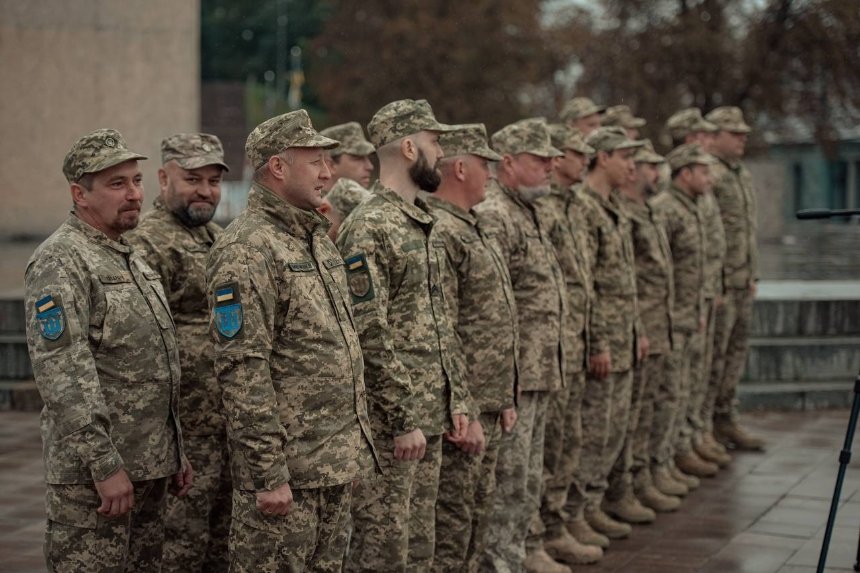 Пам'ятний знак воїнам ТрО у Києві: відкриття на Алеї Захисників
