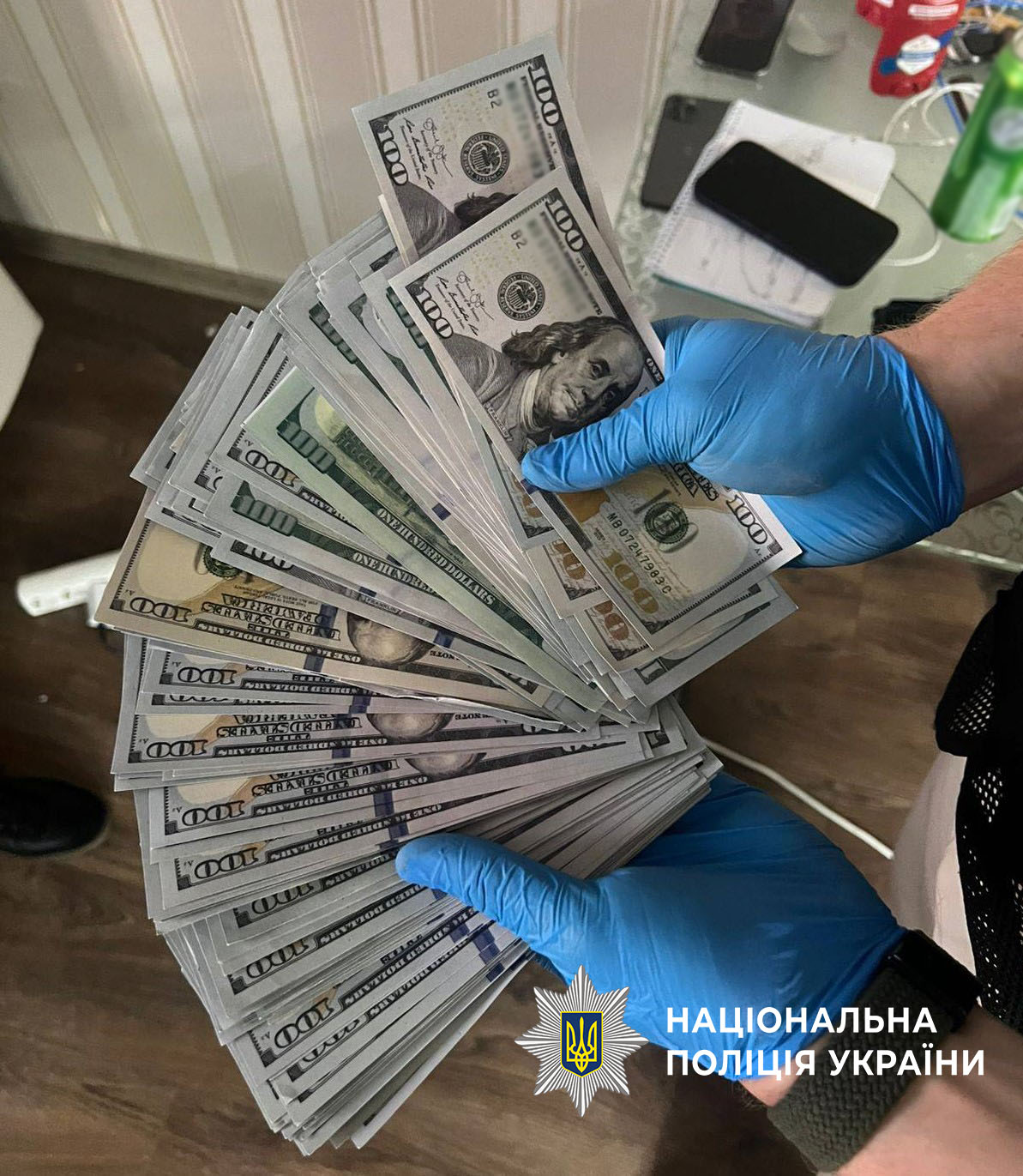 Київські правоохоронці викрили схему незаконного переправлення чоловіків за кордон