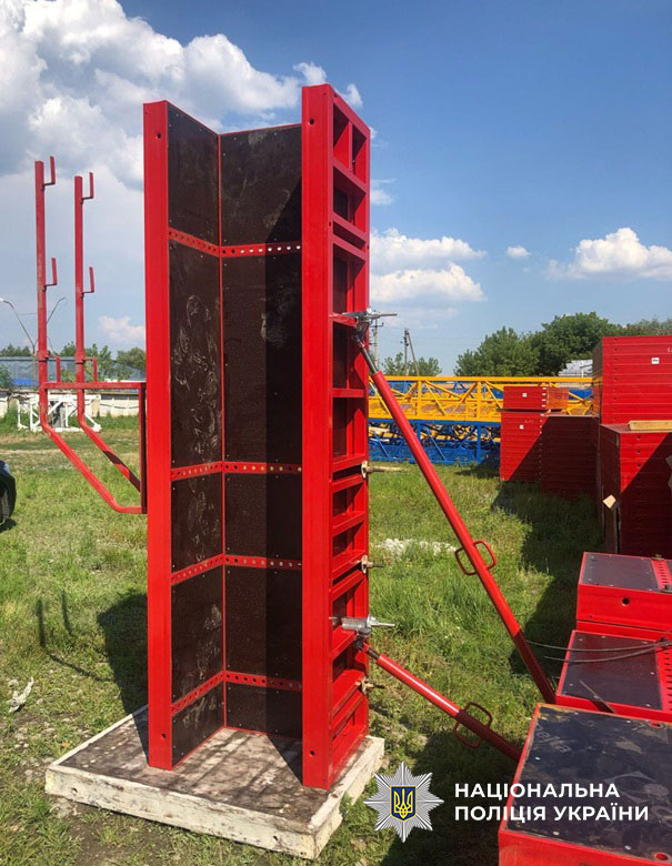 Шахраї у Києві: група зловмисників обманула підприємця на 2 млн гривень через оренду обладнання