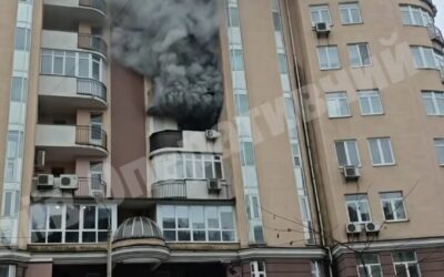 В одному з житлових комлексів Києва стався вибух і пожежа (відео)