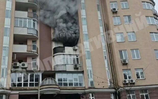 Вибух і пожежа на Кудрявському узвозі у Києві: що відомо про НП