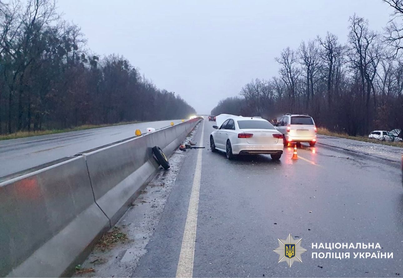 На Київщині п’яний водій Audi влаштував ДТП: четверо постраждалих (фото)