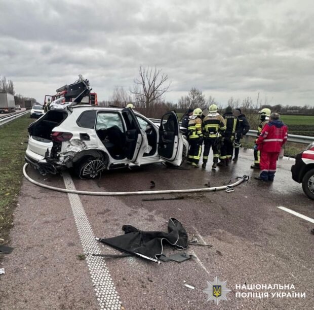 Смертельна ДТП на Київщині: BMW X5 перекинувся, двоє загиблих