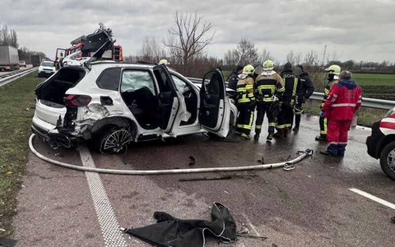 Смертельна ДТП на Бориспільщині: BMW X5 кілька разів перекинувся (фото)
