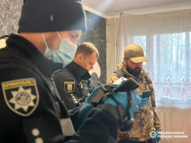 У Києві чоловік вбив подругу під час застілля: деталі кримінальної справи