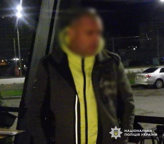 Пограбування таксиста у Києві: поліція затримала зловмисника