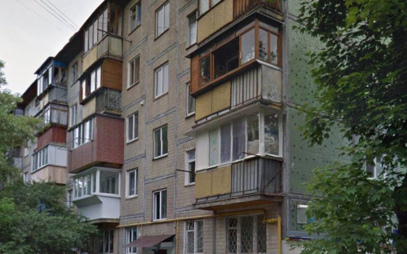 У Києві судитимуть шахраїв, які підробили заповіт та заволоділи квартирами померлого на 3 мільйони гривень