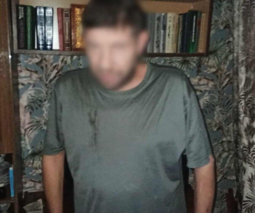 У Києві затримали чоловіка, який погрожував сусідці вбивством через зауваження (фото)