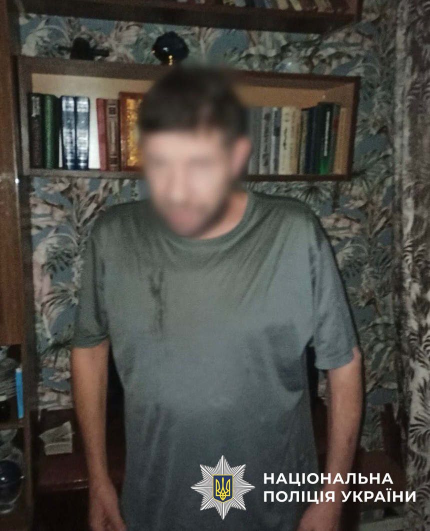 У Києві чоловік погрожував сусідці вбивством через зауваження: поліція затримала дебошира