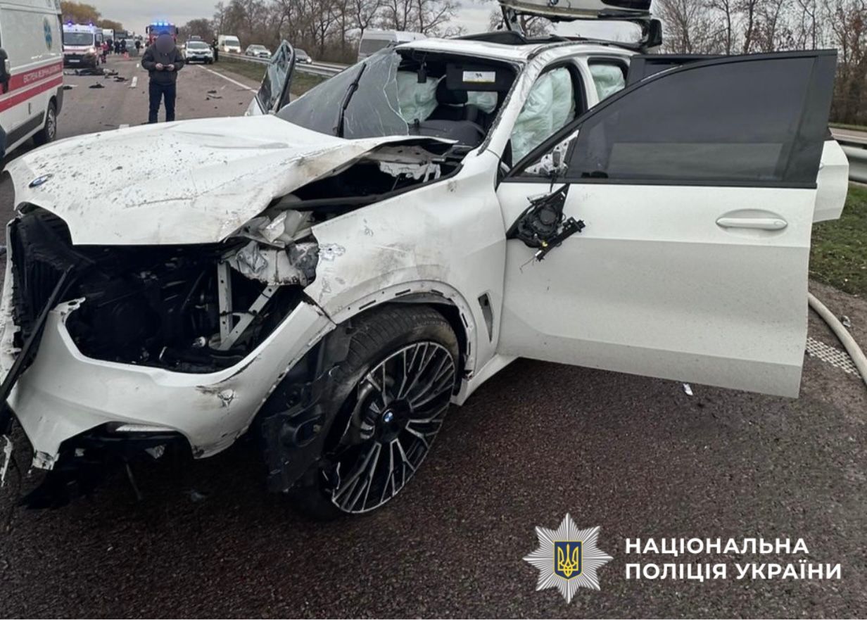 Смертельна ДТП на Київщині: BMW X5 перекинувся, двоє загиблих