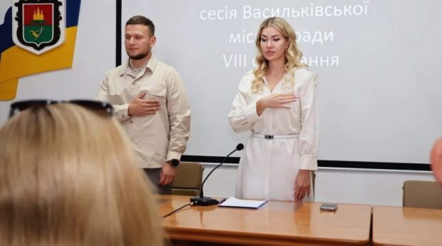 Бійка у Василькові: Міська голова побила племінника через автомобіль