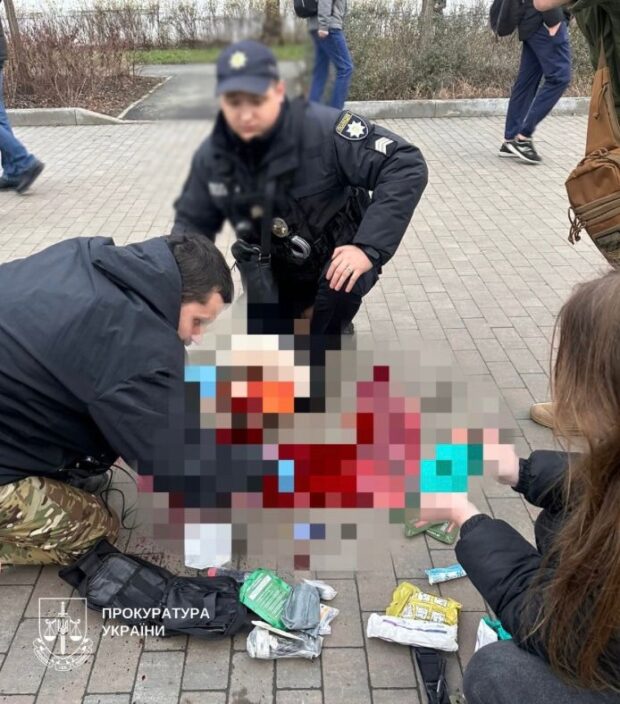 У Києві від поранень при обстрілі померла 48-річна жінка