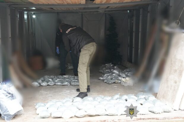 Наркотики на 95 млн грн: поліція затримала двох учасників угруповання